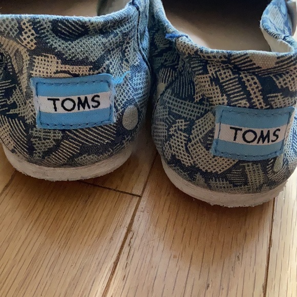 EUC Toms sz 8 - Picture 4 of 5